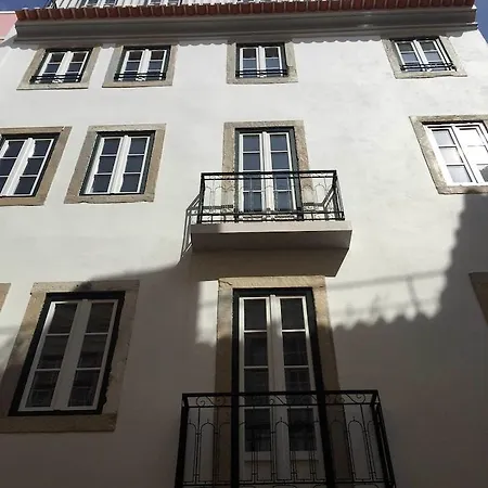 Balcony Over The River Tejo Apartment Lisbon